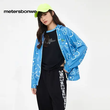 美特斯邦威外套女春季舒适百搭连帽宽松潮流手绘夹克拉链外搭上衣图片