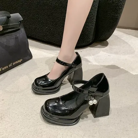 法式玛丽珍鞋女2024新款复古英伦风粗跟浅口单鞋一字扣珍珠高跟鞋图片