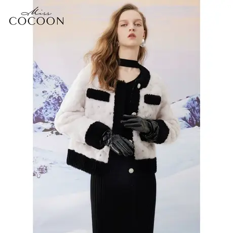 missCOCOON千金玛德琳2023冬季新女撞色浮雕花朵肌理绵羊毛皮草图片