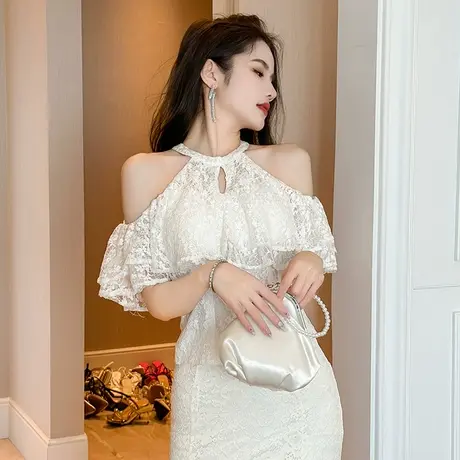 性感露肩荷叶边白色蕾丝衫新款漂亮时尚女人味纯欲镂空短款上衣女图片