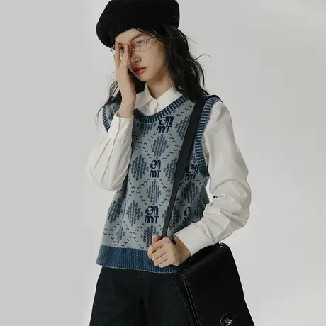 omont蛋挞家 针织马甲背心女2023秋冬新款复古字母提花短款针织衫商品大图