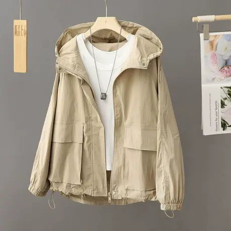 冲锋衣外套女春秋2024年新款韩版宽松休闲浅色连帽棒球服夹克上衣图片