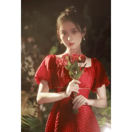 敬酒服新娘夏季酒红色结婚订婚回门礼服连衣裙小个子法式方领收腰图片