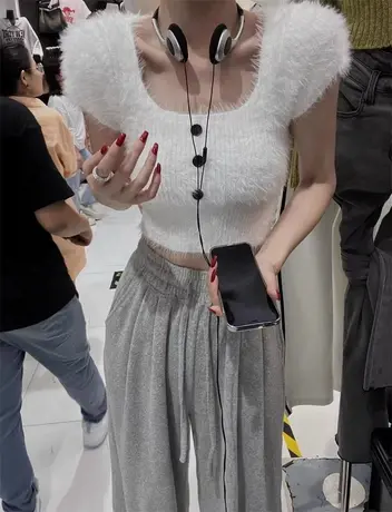 韩国东大门2024秋冬新款辣妹打底短款方领水貂绒针织衫短袖t恤女商品大图