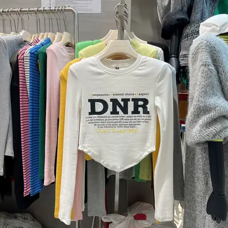 韩国东大门秋季新款字母印花百搭修身显瘦短款洋气长袖垫肩t恤女商品大图