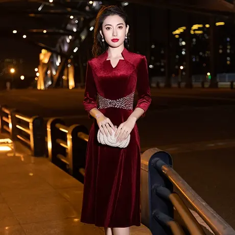 冬天妈妈装婚宴晚礼服喜婆婆优雅婚礼时尚年轻结婚金丝绒冬季洋气图片