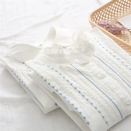 春装新款文艺小清新纯棉木耳边立领衬衫女生条纹刺绣长袖白色上衣图片