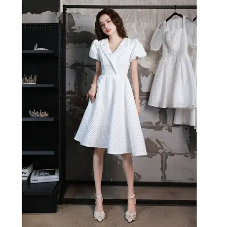 白色小晚礼服裙女轻奢小众高端法式西装领小个子中长款V领连衣裙图片