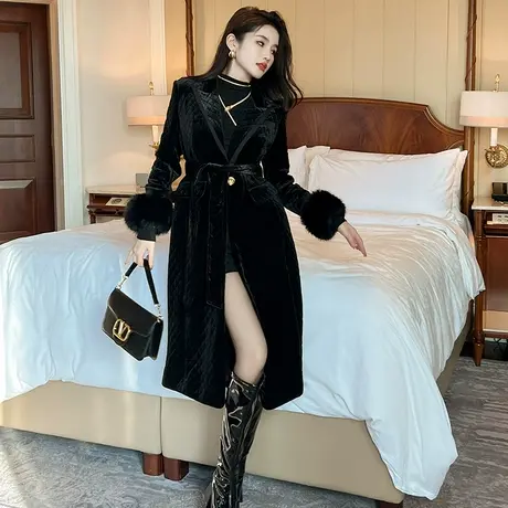 黑色长款加厚棉衣棉服2024冬季新款赫本风系带收腰丝绒大衣外套女图片