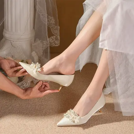爱丽拉水晶婚鞋女2024新款春季秀禾婚纱两穿法式新娘高跟鞋不累脚图片