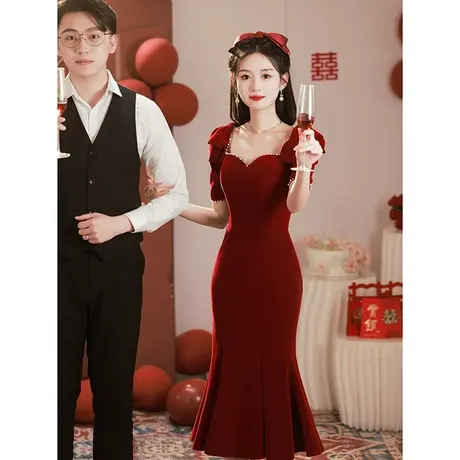 敬酒服2023新款新娘女夏季红色订婚礼服法式气质方领鱼尾裙中长款图片