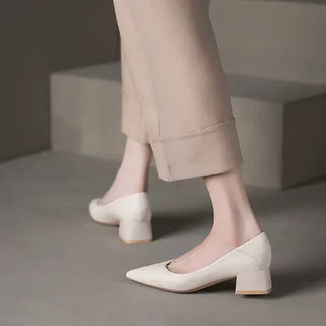 设计感小众粗跟高跟鞋女2024年春季新款百搭尖头鞋软皮舒适职业鞋图片