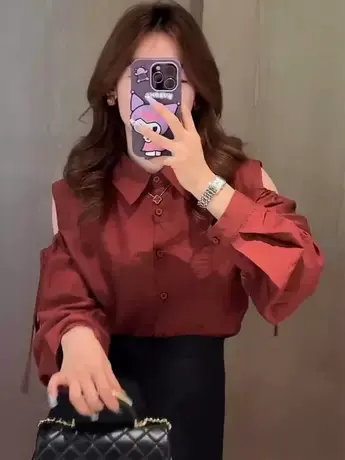 2023年新款露肩长袖衬衫女上衣设计感小众秋装女宽松polo领衬衣女图片