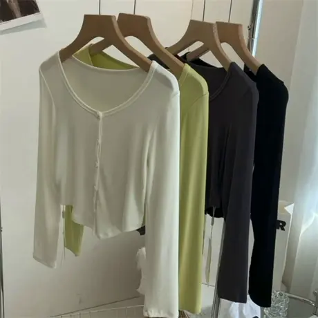 显身材bm风打底衫女！春弹力修身显瘦短款露脐纽扣螺纹棉开衫长袖图片