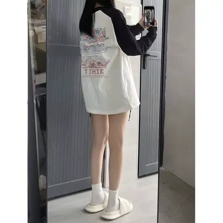 美式黑白色拼接oversize花卉印花插肩长袖T恤女2023秋冬新款上衣商品大图