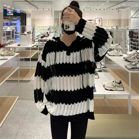 2023春秋新款设计时尚宽松高级感拼色抽绳连帽长袖套头针织衫女士商品大图