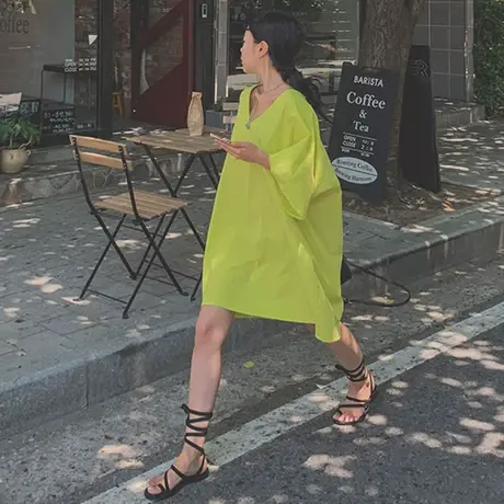 夏装新款中长款棉麻连衣裙女韩版宽松大码V领时尚套头亚麻裙子潮图片
