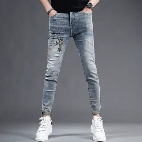 潮牌修身小脚牛仔裤男款夏季薄款破洞烫钻印花浅蓝色男士裤子九分商品大图