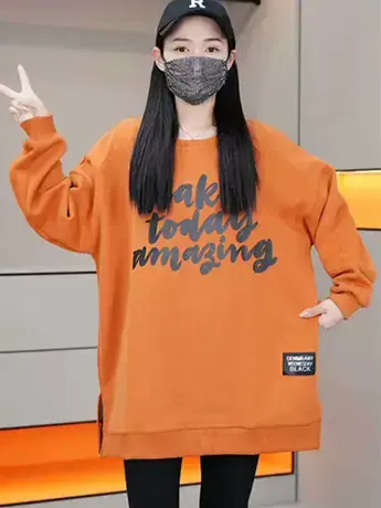 2023秋冬新款时尚字母小熊印花卫衣女侧面开叉贴标洋气上衣ins潮图片