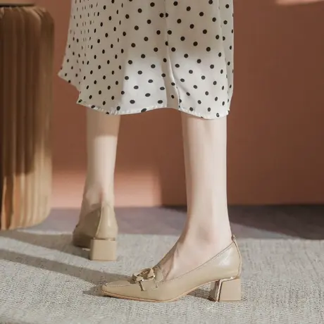 法式小众尖头高跟鞋女粗跟2023年春夏季新款性感百搭软皮浅口单鞋图片