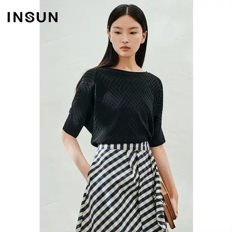 INSUN恩裳线上专选夏季一字领蝙蝠袖带葱冰丝针织衫商品大图