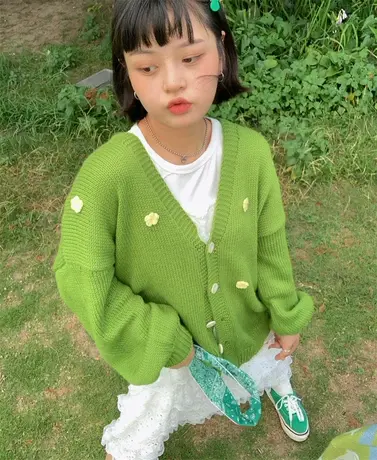 红续2023秋季新款绿色开衫小个子针织毛衣外套女慵懒风小众设计感图片