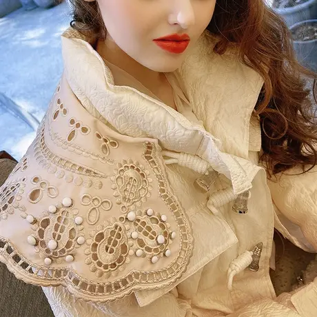 粉红大布娃娃气质修身蕾丝拼接90白鸭绒牛角扣厚款保暖羽绒服冬女商品大图