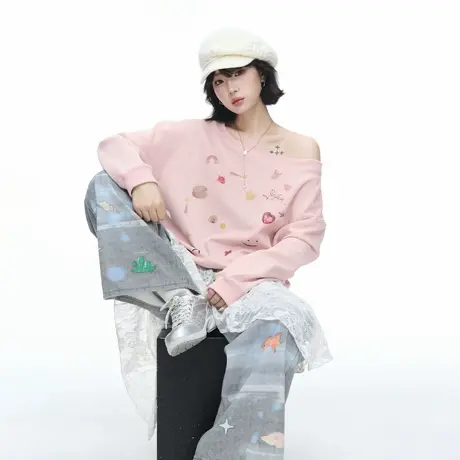 美式复古涂鸦印花斜肩长袖卫衣女早秋新款宽松chic慵懒风露肩上衣图片