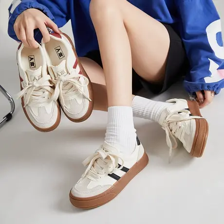 人本大码小白鞋女41-43皮面运动休闲鞋40德训鞋春季加大厚底板鞋商品大图