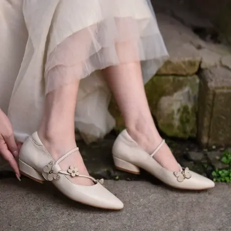 Artmu阿木森系浅口尖头单鞋女粗跟花朵真皮女鞋2023新款玛丽珍鞋商品大图