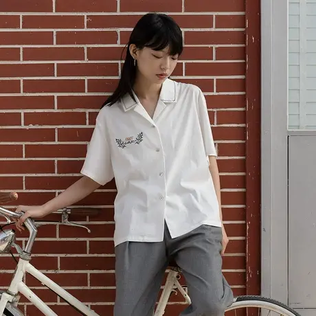 omont蛋挞家 复古绣花古巴领短袖白衬衫女2023新款设计感休闲衬衣商品大图