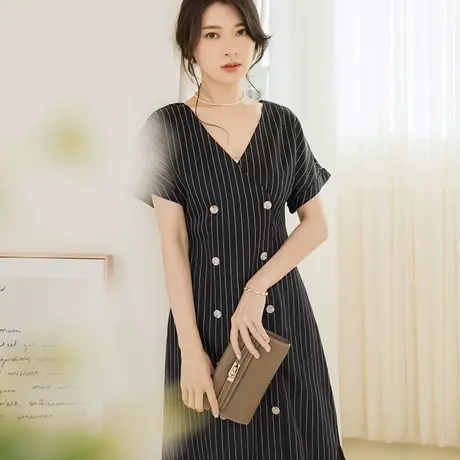 桔熊夏季通勤气质修身V领落肩双排扣条纹连衣裙子女装大码DA9859图片