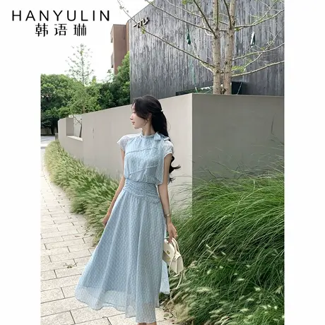 韩语琳 8/18 温柔风蓝色印花气质长裙2025新款巨好看系带连衣裙图片