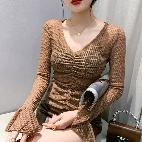 性感镂空打底衫女长袖2024秋季新款气质V领蕾丝衫洋气喇叭袖上衣图片