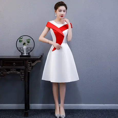 小晚礼服裙女白色礼仪服装颁奖演讲比赛朗诵合唱团演出服主持人女图片