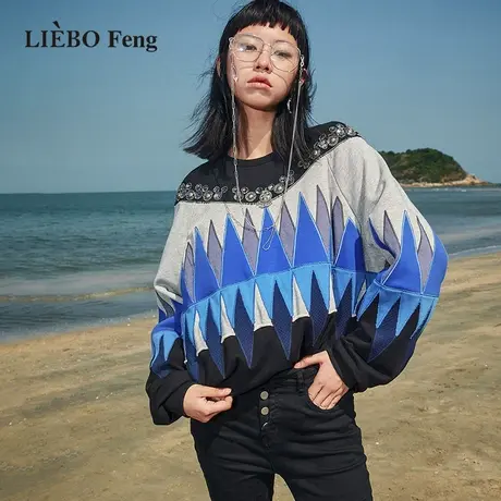 裂帛LIEBOFeng2023年商场同款简约几何图案撞色重工刺绣套头卫衣图片