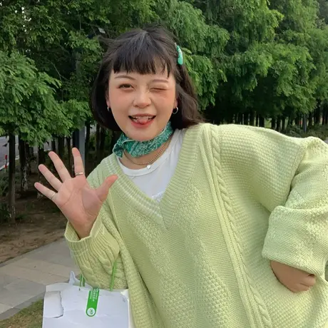 红续2023秋冬新款甜美绿色复古V领套头慵懒风宽松麻花毛衣女外套商品大图