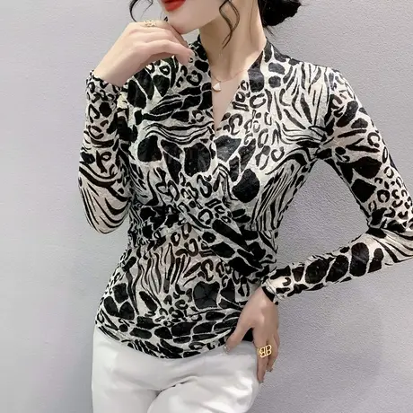 欧货性感网纱上衣女长袖春秋新款时尚印花交叉V领T恤别致显瘦小衫图片