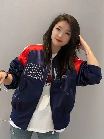 2023春季新款字母重工刺绣红蓝撞色拼接时尚休闲棒球服外套夹克女图片