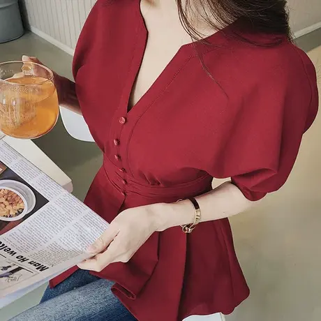 粉红大布娃娃衬衫女新款2021年V领修身轻熟设计感红色短袖上衣夏图片