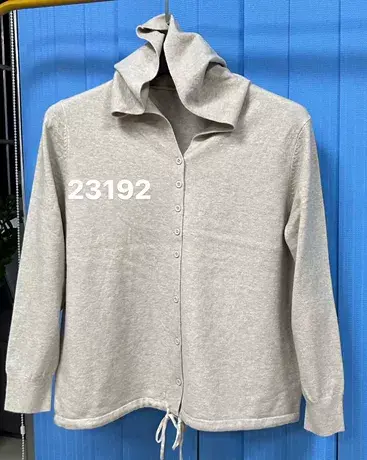 享永子【匠心之作】60支精纺65.5%山羊绒细腻连帽针织开衫外套女图片