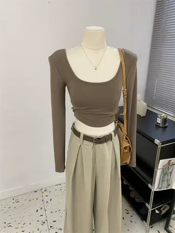 粉色舒服好穿有胸垫托胸垫肩U领修身长袖短款T恤女秋冬新款打底衫商品大图