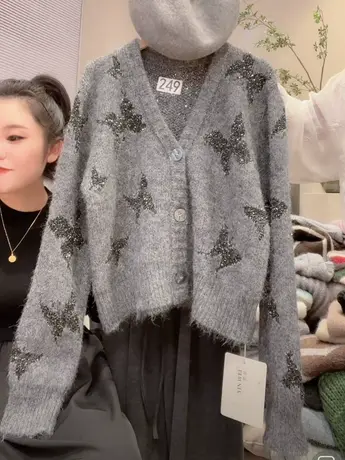 气质V领高级感亮片蝴蝶毛衣女2023秋冬新款韩系宽松百搭针织开衫图片