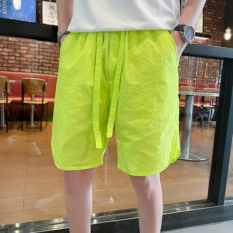 2023夏季潮流纯色速干薄款直筒短裤小众ins潮男多巴胺五分中裤图片