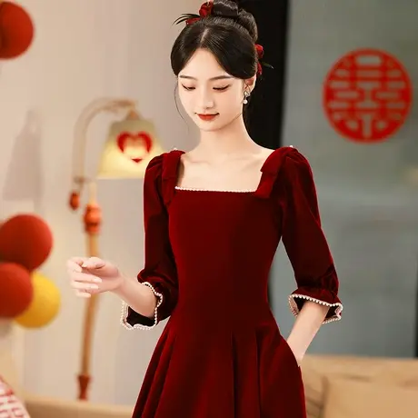 敬酒服2023新款新娘酒红色丝绒礼服女冬季长袖法式订婚连衣裙长款图片