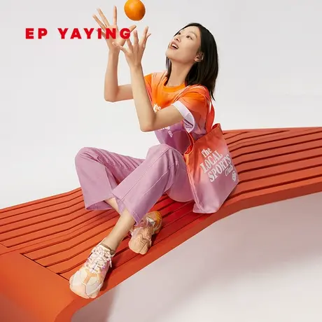 EP雅莹酷跑鞋女鞋跑步鞋软底运动复古时尚鞋轻盈多彩酷跑鞋 XD01A图片