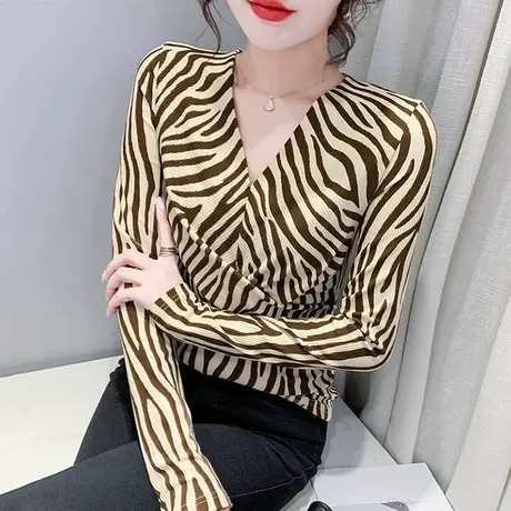 性感V领斑马纹T恤打底衫女长袖2023春秋新款设计感小众洋气上衣潮商品大图