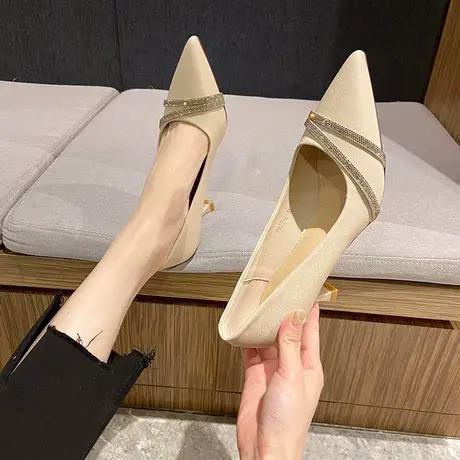 法式尖头细跟职业鞋2023夏季新款水钻纯色一脚蹬不累脚气质高跟鞋图片