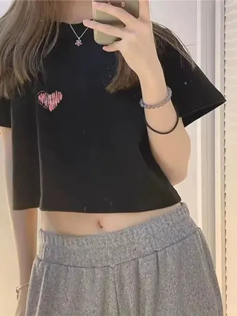 别致独特短款上衣女夏款2023年新款小个子仿棉短袖t恤夏季设计感商品大图