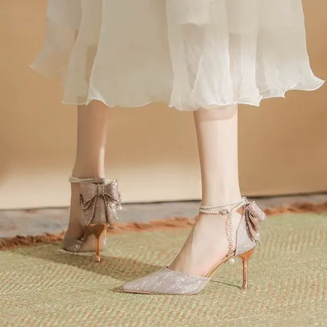 2024夏季新款凉鞋法式珍珠扣带蝴蝶结中空闪闪发光尖头细跟高跟鞋商品大图